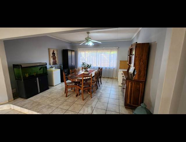 6 BEDROOM HOUSE FOR SALE IN THERESAPARK